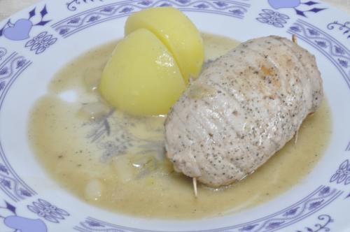 Jak uvařit vepřový závitek se šunkou a slaninou? Snadné recept, připravený za 30 - 45 minut